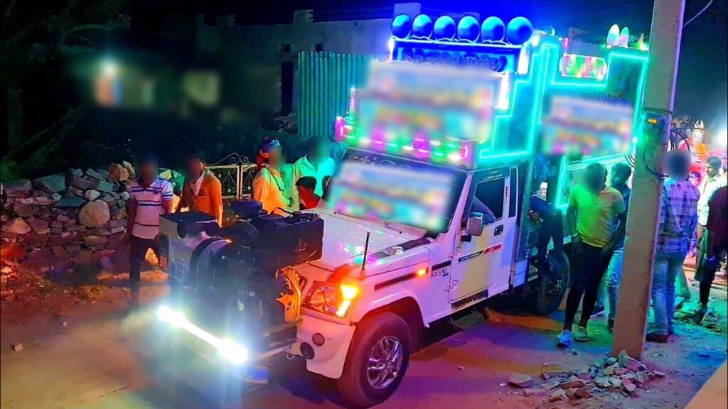 डी.जे पर भाजपा के गाने बजाने को लेकर निपानिया कला गांव के दबंगों ने गाने का विरोध कर बारातियों पर हमला कर दिया